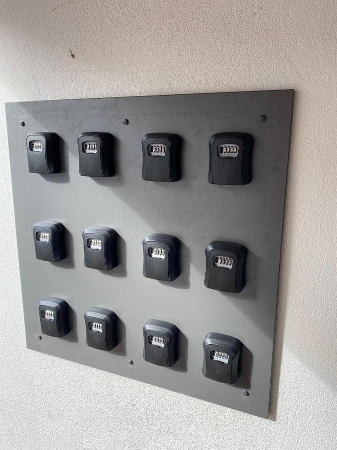Zzzimple - Staffless & Self Check-In Hotel Pillig ภายนอก รูปภาพ
